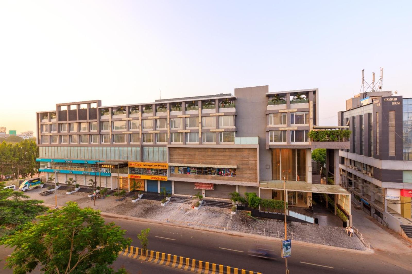 Sayaji Jamnagar Hotel ภายนอก รูปภาพ
